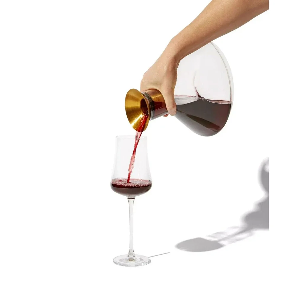 Rabbit Premium Wine Decanter with Sediment Strainer and Integrated Aerator - New